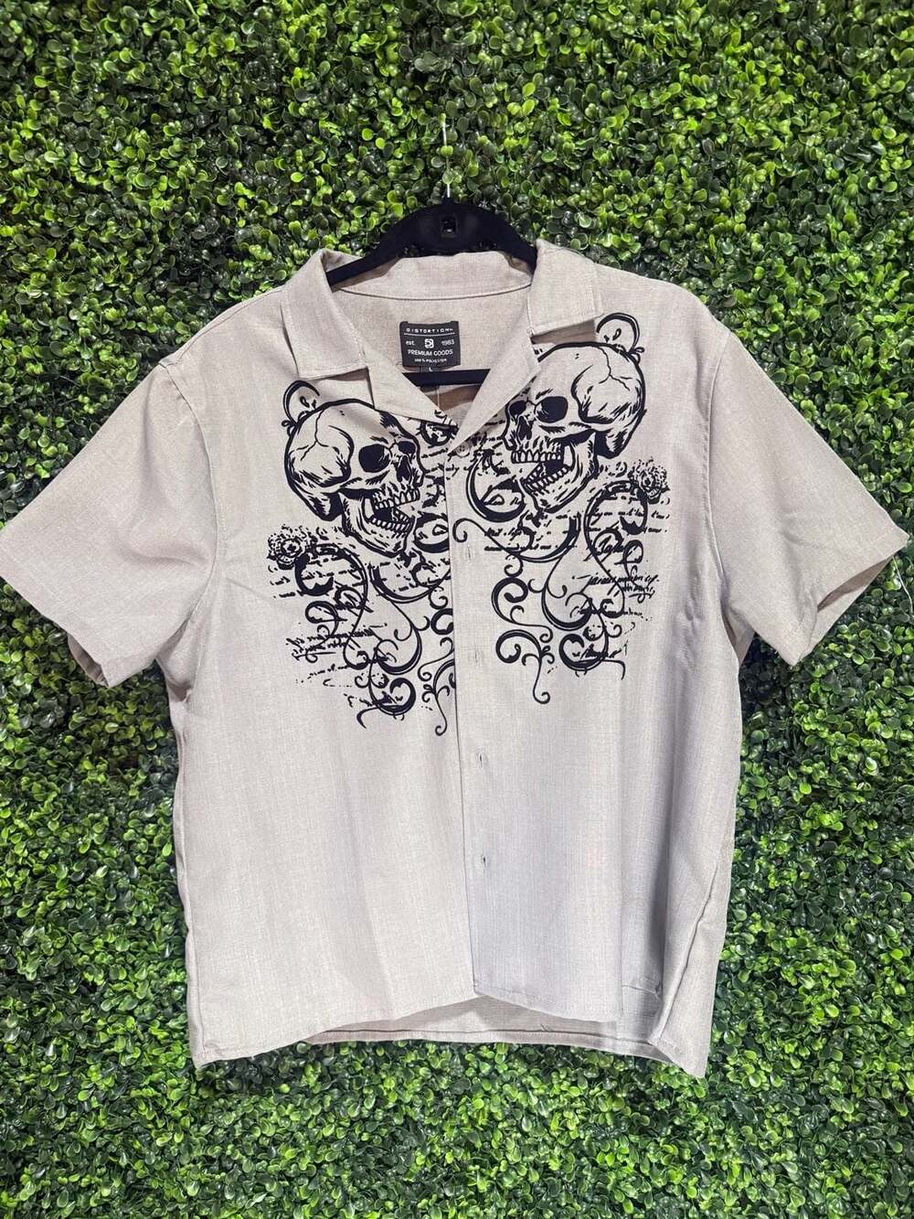 Distortion Button Up Shirt Size L Skull Graphic Off White